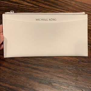 Michael KORS white wallet